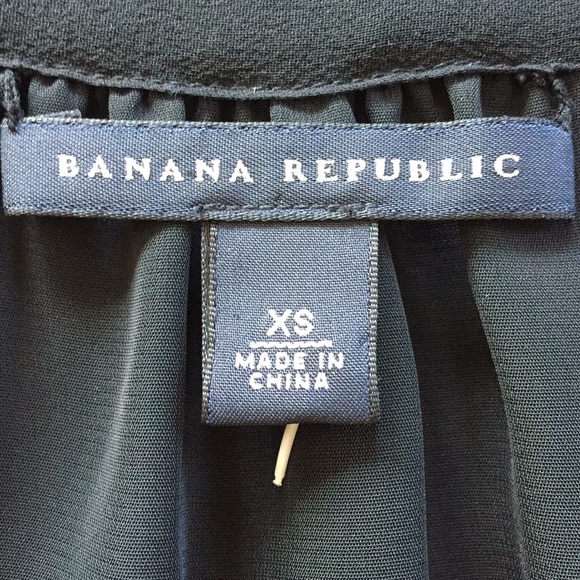 New!  Beautiful Silk Banana Republic Halter Top - Picture 4 of 7